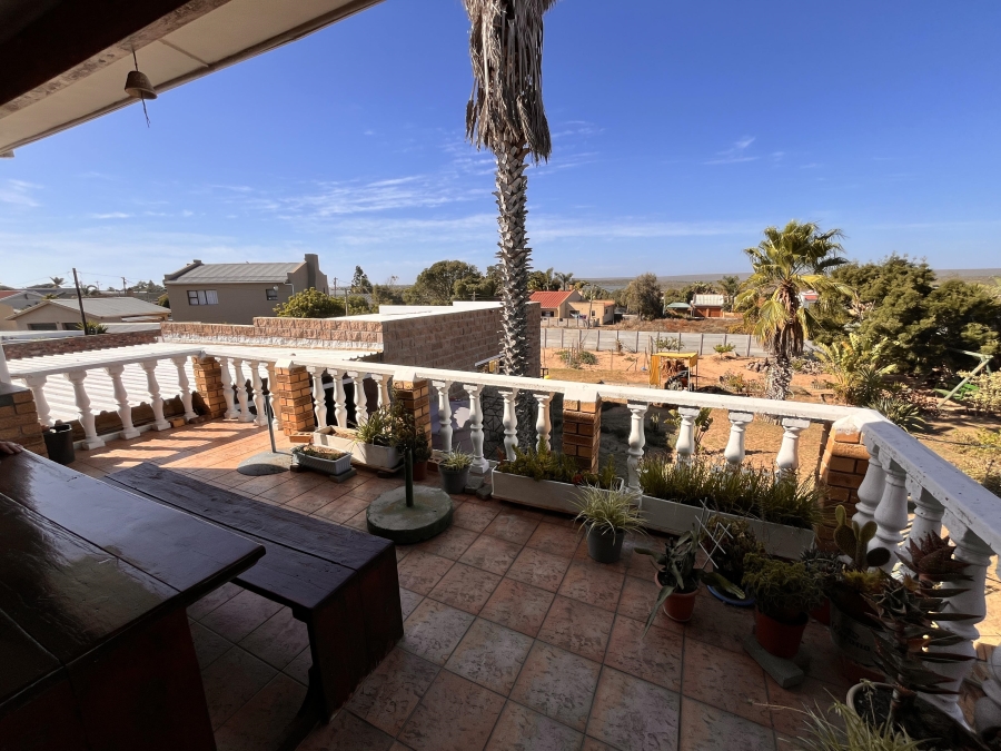 5 Bedroom Property for Sale in Lamberts Bay Western Cape